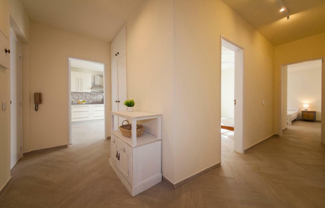 Apartamento De 100 M2 Com 3 Lagos