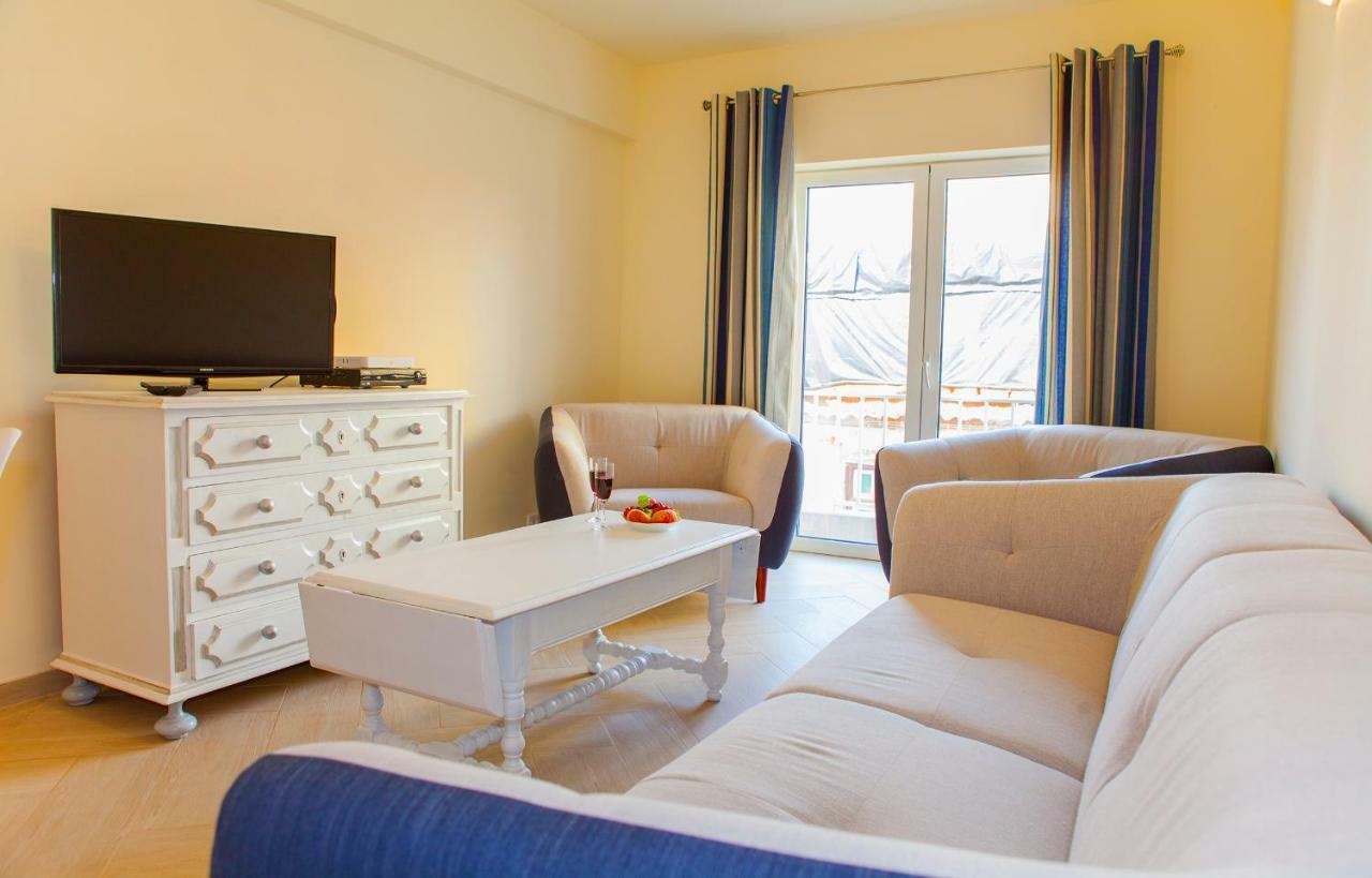 De 100 M2 Com 3 Apartamento Lagos